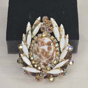 Vintage Juliana D&E Copper Fluss Milk Glass Brown Jewel-tone Rhinestone Brooch